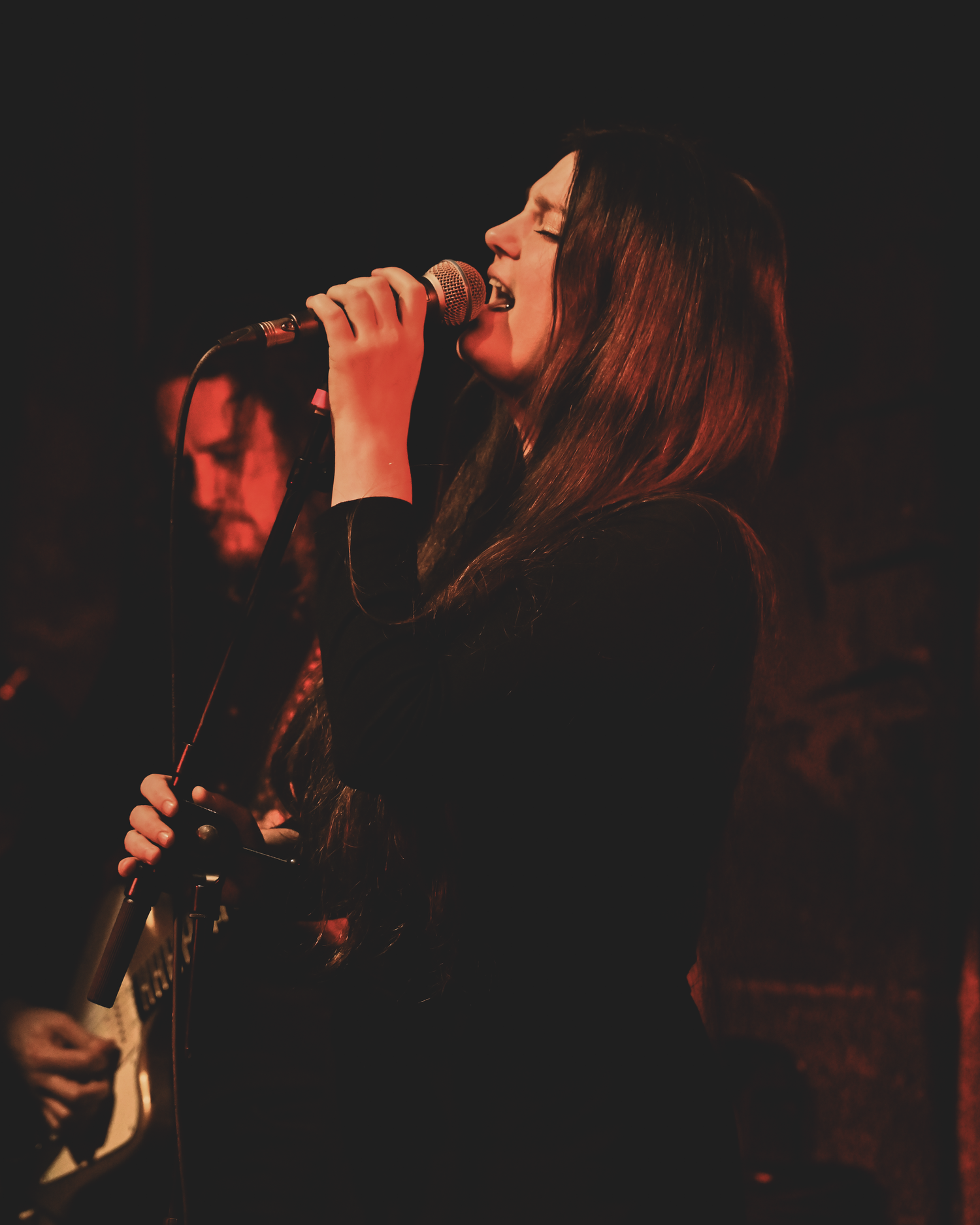 Singer Caitlin playing at The Cluny in Newcastle
