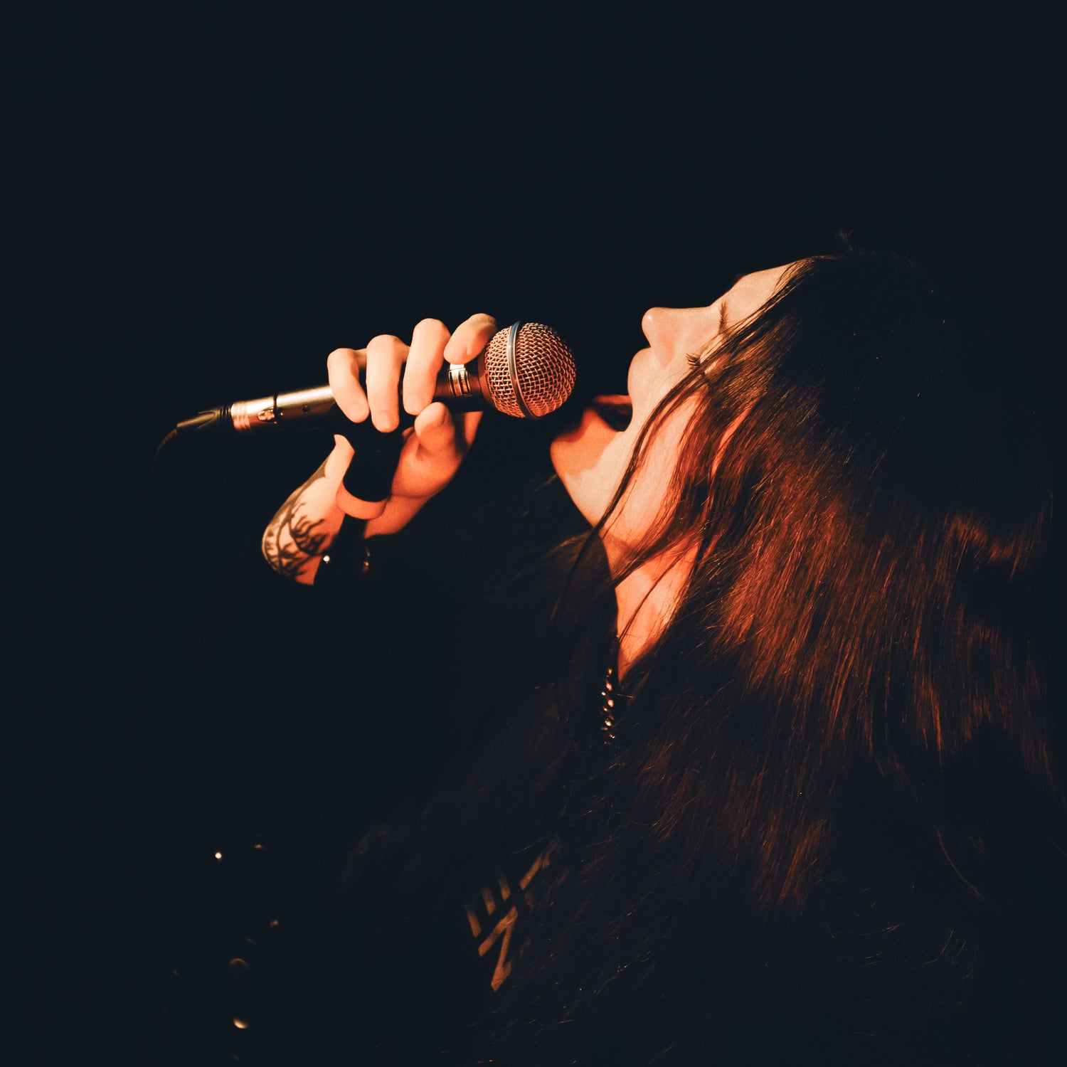 Singer Caitlin playing at The Cluny in Newcastle